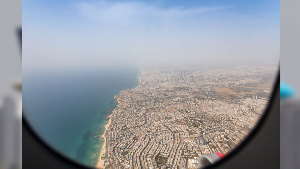 মিশরের কায়রো থেকে ইজরায়েলের তেল আভিভের মধ্যে এ ভাবেই ৩৯ বছর ধরে যোগাযোগ রেখে চলেছে একটি ‘অস্তিত্বহীন’ বিমান।