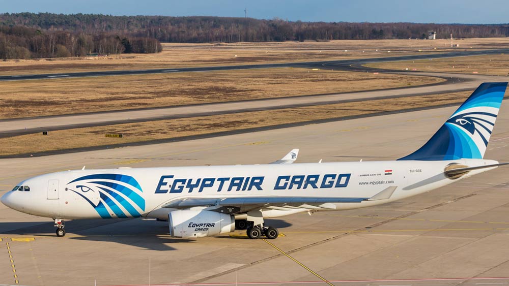 এয়ার সিনাইয়ের এই রুটে আগে মিশরের ইজিপ্টএয়ার সংস্থার নেফারতিতি অ্যাভিয়েশনের বিমানের চলাচল ছিল। পরবর্তীকালে এই রুটেই এয়ার সিনাই নামে ওই বিমান চলাচল শুরু হয়।