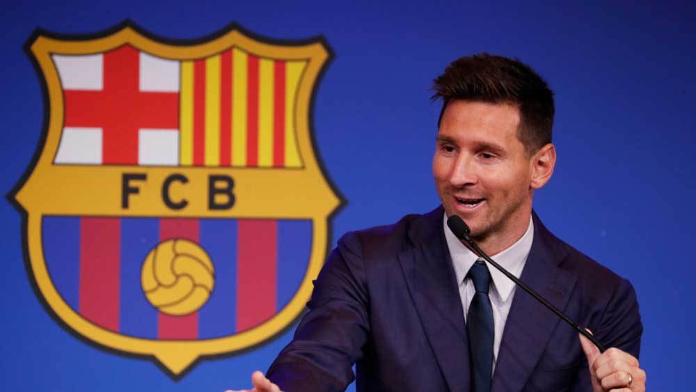 নিজেকে সামলে নিয়ে বলেন, “ব্যাপারটা মেনে নেওয়া কঠিন। এ রকম হবে কোনও দিন ভাবিনি। প্রথম দিন থেকে নিজের সেরাটা দিয়েছি। আশা করি এক দিন ঠিক ফিরে আসতে পারব।”