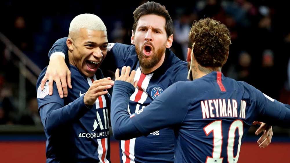 মেসি রবিবারই জানিয়ে দেন, নেমারের সঙ্গে আবার জুটি বাঁধতে পারেন। প্যারিস সঁ জঁ-র সঙ্গে তাঁর কথাবার্তা চলছে। বলেন, “প্যারিসে যাওয়ার অবশ্যই একটা সম্ভাবনা রয়েছে। চূড়ান্ত হয়নি। ওদের সঙ্গে চুক্তি নিয়ে কথা চলছে।”