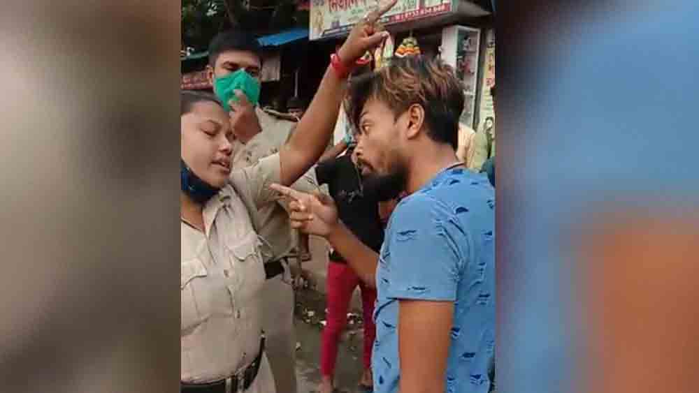 কর্তব্যরত মহিলা সিভিক ভলান্টিয়ারকে হুমকি যুবকের।