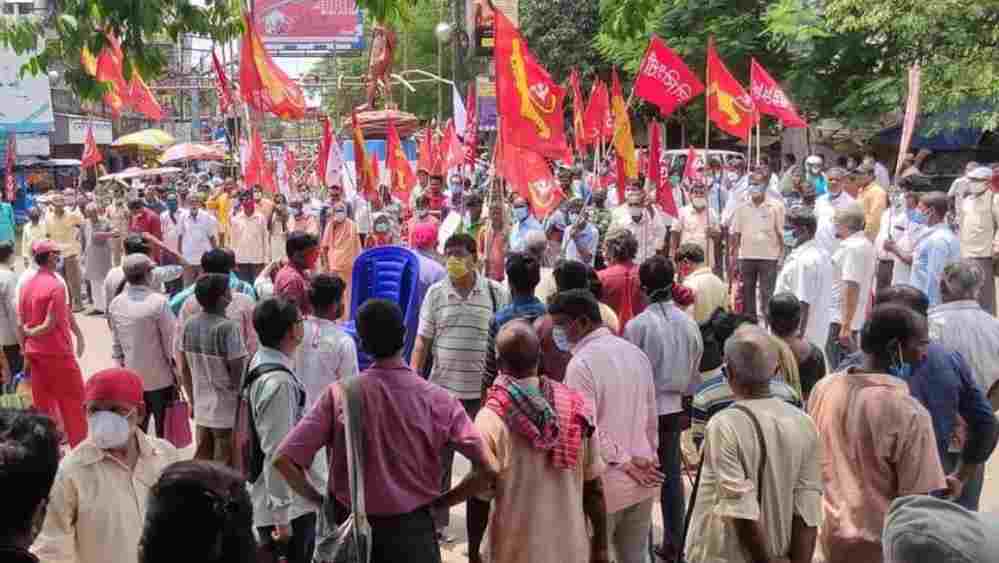 বামেদের প্রতিবাদ।