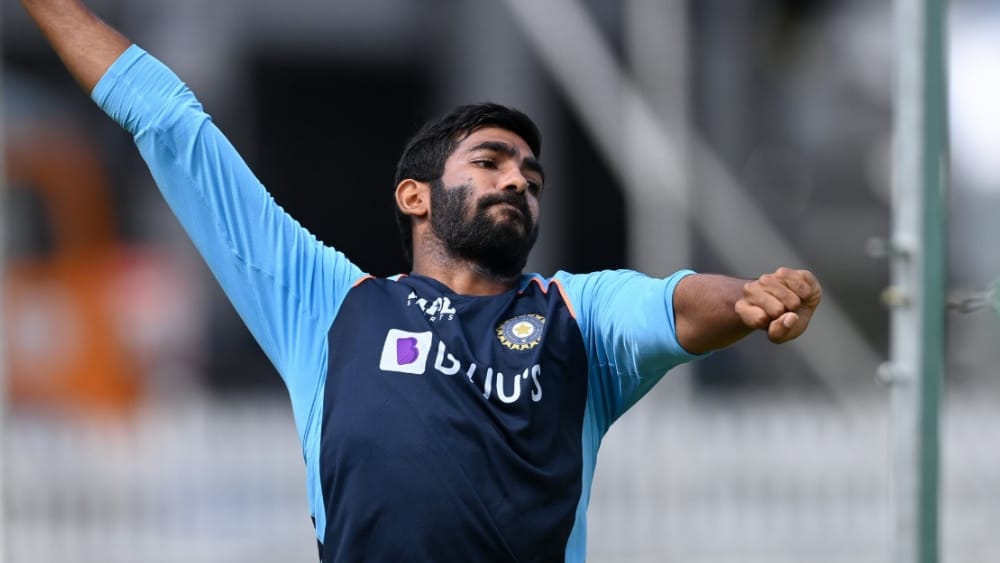 বল হাতে তৈরি হচ্ছেন যশপ্রীত বুমরা। ছবি - বিসিসিআই 
