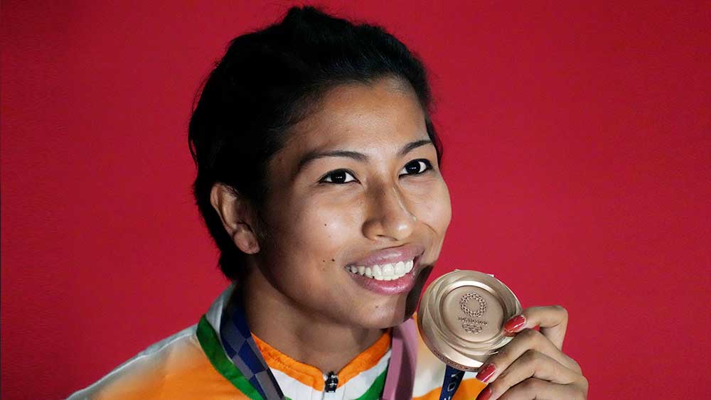 লভলিনা বরগোহাঁই: অসমের প্রথম অলিম্পিক্স পদকজয়ী। অসম সরকার তাঁকে দিচ্ছে ৫০ লক্ষ টাকা এবং সরকারি চাকরি। অসম কংগ্রেসের পক্ষ থেকে ব্রোঞ্জজয়ী লভলিনা পাবেন তিন লক্ষ টাকা। বিসিসিআই এবং ভারতীয় অলিম্পিক্স সংস্থা দেবে ২৫ লক্ষ টাকা করে। বাইজু দেবে এক কোটি টাকা।