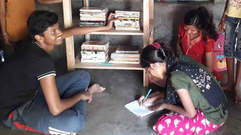 ধীরে ধীরে পড়াশোনাতেও আগ্রহ তৈরি হচ্ছে ছোটদের।