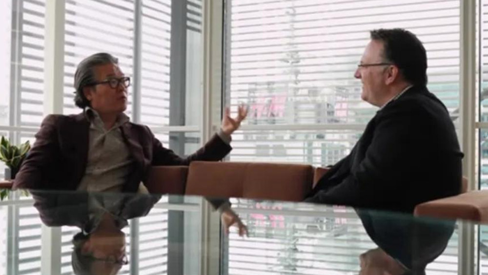 ২০২১ সালে তাঁর এই সংস্থাই ব্যাপক ক্ষতির মুখে পড়ে। পারিবারিক প্রতিষ্ঠান আর্কিগসের জন্য ১০ হাজার কোটি ডলার ঋণ নিয়েছিলেন তিনি। কিন্তু সময়ে তা শোধ দিতে পারেননি। মাথার উপর 'ঋণ খেলাপি' তকমা লাগার পরই বিপর্যয় নেমে আসে তাঁর জীবনে।