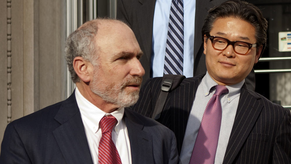 ওয়াল স্ট্রিটের ‘তিমি'র এই জীবনযাপন দেখে অনেকেই অবাক হন। কিন্তু সে সব নিয়ে মাথা ঘামাতে নারাজ বিল। তিনি আসলে বরাবরই সাধারণ ভাবে জীবন কাটাতে ভালবাসেন। তাই কোনও দিন খুব বেশি বিলাসিতায় গা ভাসাননি। বিলের মেলামেশাও অত্যন্ত ঘনিষ্ঠবৃত্তের মধ্যেই সীমাবদ্ধ।