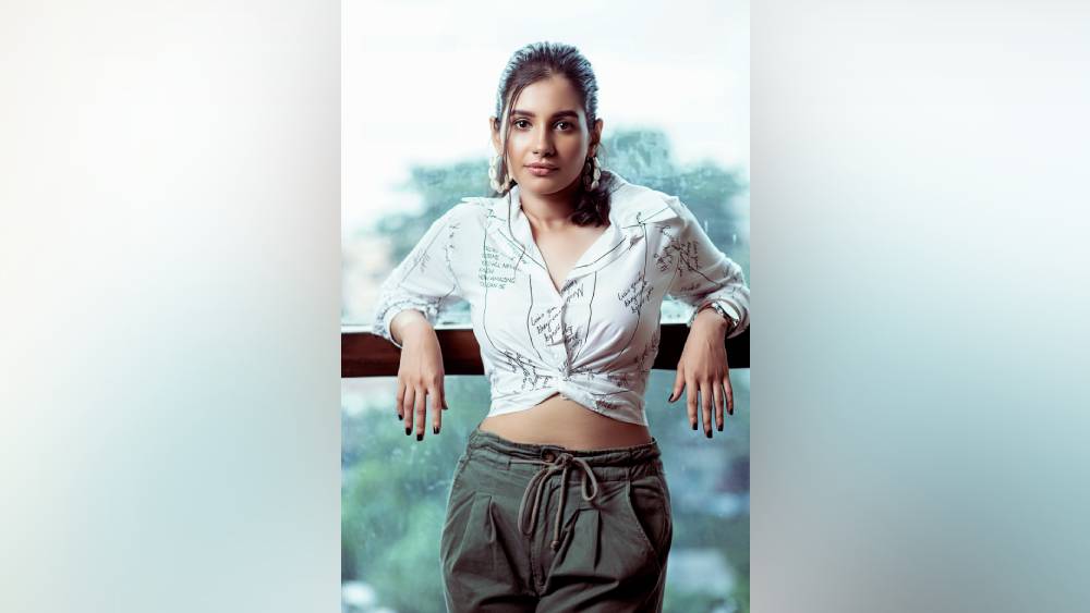 ঋতুপর্ণা সেনগুপ্তের মেয়ের ভূমিকায় দেখা গিয়েছিল তাঁকে। তার পর দীর্ঘ বিরতি।