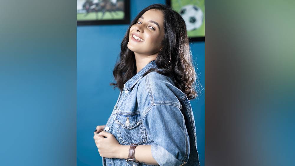 বড় পর্দা থেকে কেরিয়ার শুরু করেও বর্তমানে শুধু ওয়েব সিরিজ কেন? প্রশ্ন করতেই অঙ্গনার উত্তর, “এখন তো করোনার জন্য ছবি কমই তৈরি হচ্ছে। ওয়েব সিরিজের রমরমা অনেক বেশি। এ ছাড়াও আমি একটা ছবি করেছি। খুব শীঘ্রই জানাব সেই বিষয়ে।”