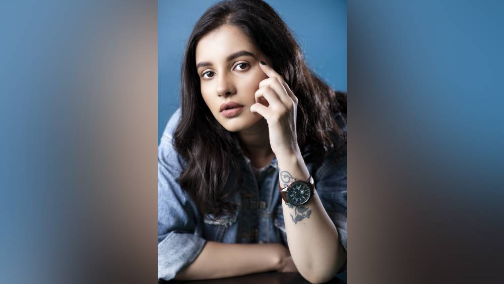 তাঁর কথায়, “চিত্রনাট্য আমার খুবই ভাল লেগেছে। কিন্তু সেই সময় এই কাজের জন্য প্রস্তুত ছিলাম না। এ ছাড়াও তখন আমার টিকা নেওয়া ছিল না। বৃদ্ধ দাদু বাড়িতে থাকায় ঝুঁকি নিতে চাইনি।”