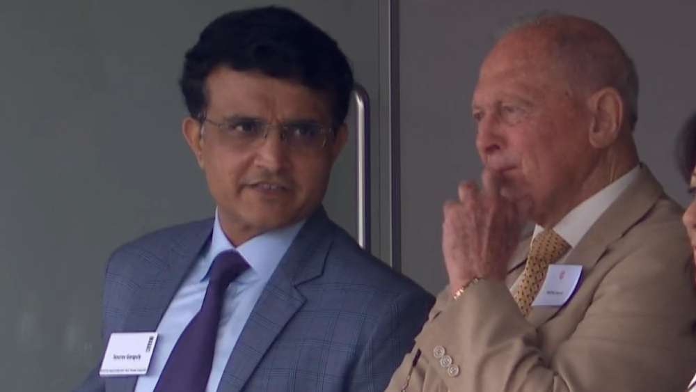 বয়কটের সঙ্গে আড্ডা সৌরভের।