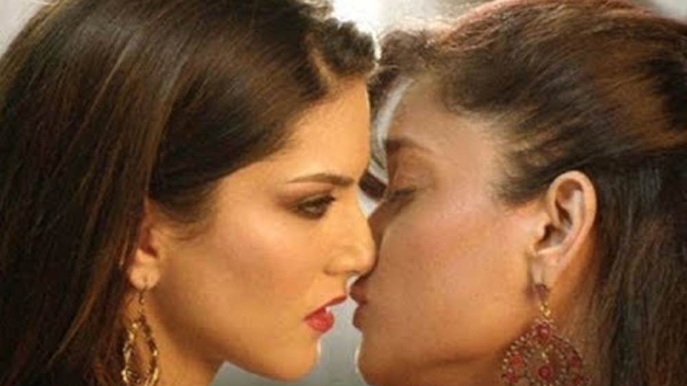 তিনি আগেই জানিয়েছিলেন, ১৬ বছর বয়সেই তিনি টের পেয়েছিলেন যে নারী ও পুরুষ, উভয়ের প্রতিই তিনি আকৃষ্ট। কিন্তু পুরুষদের প্রতি একটু বেশিই পক্ষপাতদুষ্ট!  