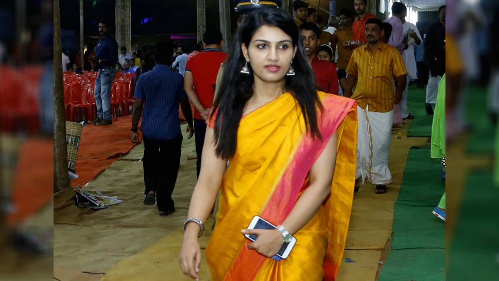 আইএএস- শব্দটিই যেন সম্ভ্রম আদায় করে নেয়। দেশের জনগণের প্রতি গুরুদায়িত্ব পালনের অঙ্গীকার নেওয়া কম কথা নয়। আইএএস হয়ে ওঠা যে সহজ বিষয় নয়, তা বলার প্রয়োজন পড়ে না। খুব কম চাকরিপ্রার্থীই আইএএস হওয়ার দৌড়ে নামেন।