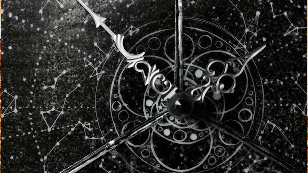 মহিলার কথা শুনে মরফি পরিবার যেন তাজা অক্সিজেন পেয়েছিলেন। নতুন কিছু আবিষ্কারের নেশায় মত্ত হয়ে উঠেছিলেন তাঁরা সকলেই। তাঁরা প্রায় নিশ্চিত হয়ে গিয়েছিলেন, ওই লেখকের অবশ্যই ‘টাইম ট্রাভেল’-এর অভিজ্ঞতা রয়েছে।