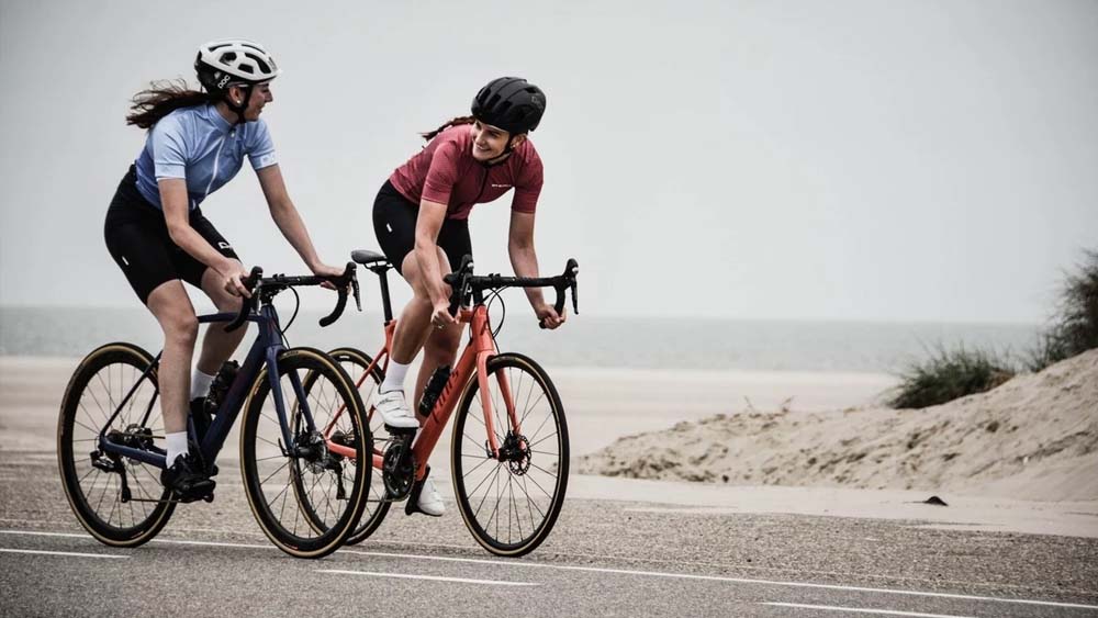 ডায়াবিটিস এমন এক অসুখ, যা ধীরে ধীরে আয়ু কমিয়ে দিতে থাকে। নিয়মিত সাইকেল চালালে সেই রোগের আশঙ্কা অনেকটাই কমে যায়। ফলে বাড়ে আয়ু। 