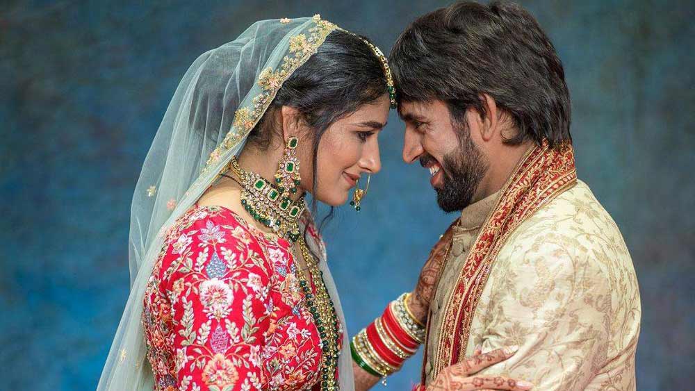 ২০২০ সালে খুব ছোট একটি অনুষ্ঠানে বিয়ে করেন তাঁরা। হরিয়ানার জনপ্রিয় ফোগাট পরিবারের ছোট জামাই হন বজরং। এর পর বহু বারই জানিয়েছেন, সঙ্গীতাকে স্ত্রী হিসাবে পেয়ে গর্বিত তিনি।