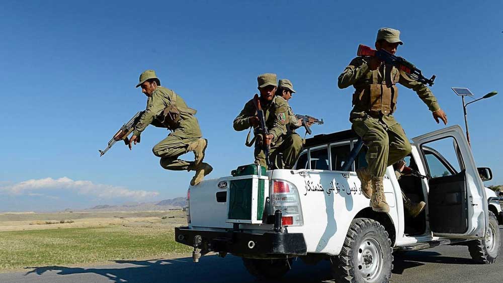 ২০২০ সালের হিসেবে আফগান সরকার আদায় করা রাজস্বের থেকে মাত্র ২৬.২ কোটি ডলায় (দু’হাজার কোটি টাকা) প্রতিরক্ষা খাতে ব্যয় করে। আমেরিকায় সাহায্য আসে প্রায় ৯০ হাজার কোটি টাকার।