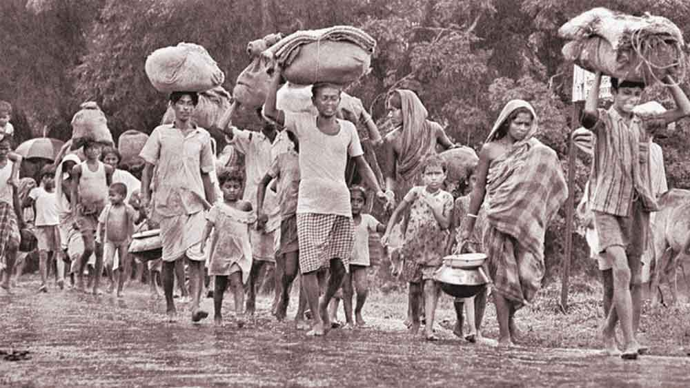  ১৪ তারিখ জন্ম নিল স্বাধীন পাকিস্তান রাষ্ট্র। আর তার পরের দিন ১৫ তারিখ অভ্যুদয় ঘটল স্বাধীন ভারত রাষ্ট্রের। 