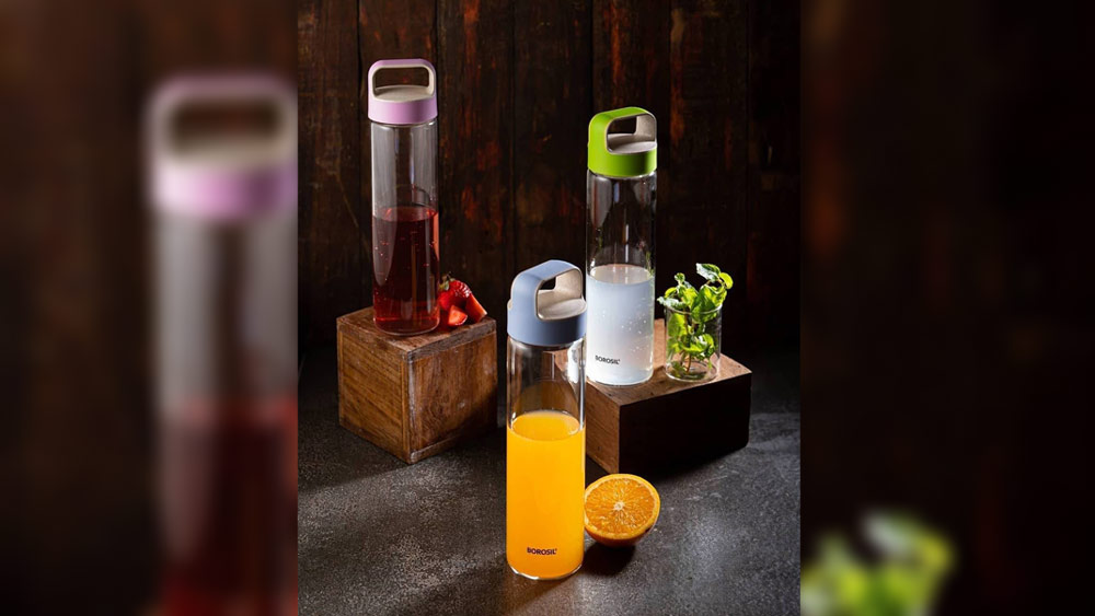 কোটি কোটি টাকার ব্যবসা গড়ে তোলা, ১৫০০-র বেশি লোকের রুটি-রোজগারের দায়িত্ব নিয়ে এগিয়ে চলা এই সংস্থা একের পর এক ক্ষতির ধাক্কায় এক সময় মাথা তুলে দাঁড়াতেই পারছিল না! টানা ১২ বছর ধরে বিপুল ক্ষতি সহ্য করতে হয়েছে বোরোসিলকে।