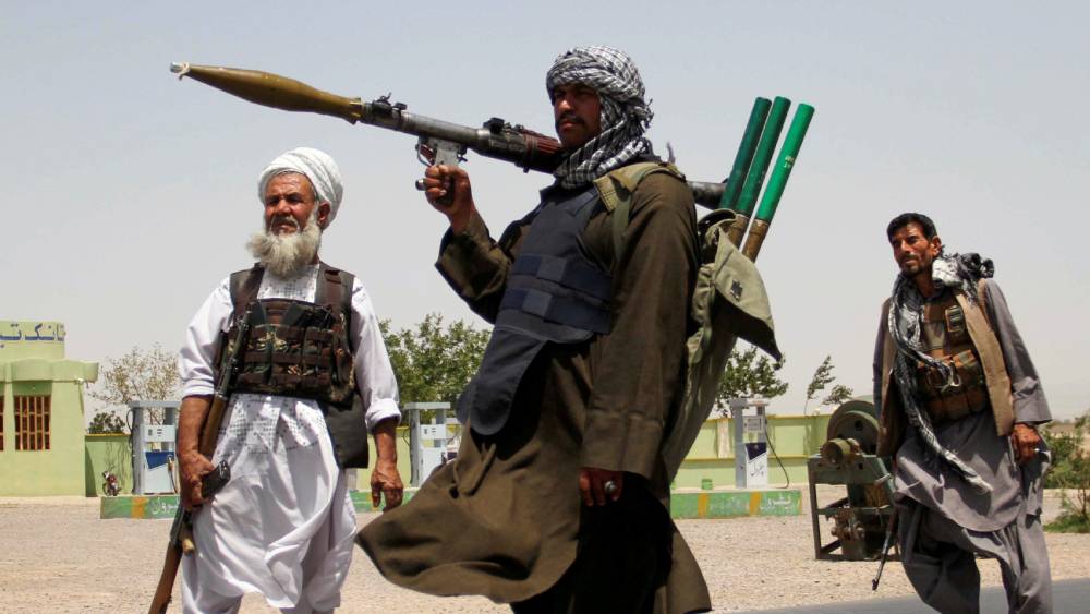 মে মাসের মাঝামাঝি কন্দহর থেকেও সেনা তুলে নিতে শুরু করে আমেরিকা। কাবুলের কাছে ওয়ার্দাক জেলা দখল করে নেয় তালিবান। তার পর জুন মাসের মাঝামাঝি উত্তরের একের পর এক প্রদেশ আফগান প্রশাসনের হাত থেকে বেদখল হতে শুরু করে। 