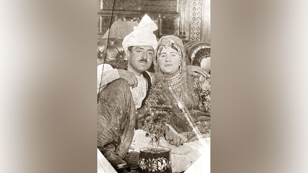 মূলত সিরিয়ায় পড়াশোনা করেন সোরাইয়া। পশ্চিমি দেশের সংস্কৃতিতেই বেশি স্বচ্ছন্দ ছিলেন তিনি। কৈশোরেই আমির হাবিবুল্লার ছেলে আমানাতুল্লা খানের প্রতি অনুরাগ জন্মায় তাঁর। কিশোরী বয়সেই আমানাতুল্লার সঙ্গে বিয়ে হয় তাঁর। ১৯১৯ সালে আমানাতুল্লা আফগানিস্তানের রাজা হলে সোরাইয়ার মাথায় ওঠে রানির মুকুট।