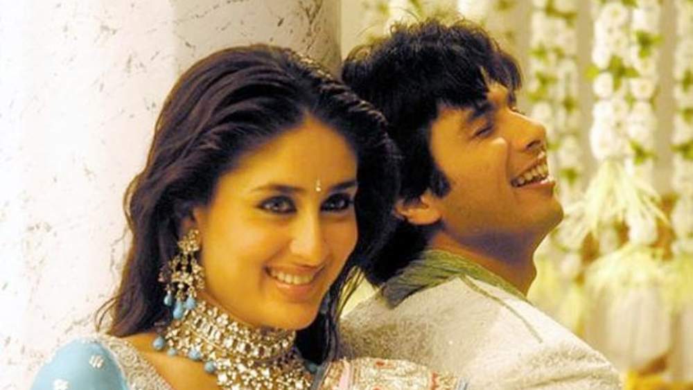 ‘ফিদা’ ছবি মুক্তির পর থেকেই দুই তারকা সন্তানের মধ্যে প্রেম পর্বের শুরু। ২০০৪ সালের সেই ছবির পর আরও কয়েকটি ছবিতে জুটি বাঁধেন দুই কপূর। ‘চুপকে চুপকে’, ‘চায়না টাউন’, ‘জব উই মেট’।