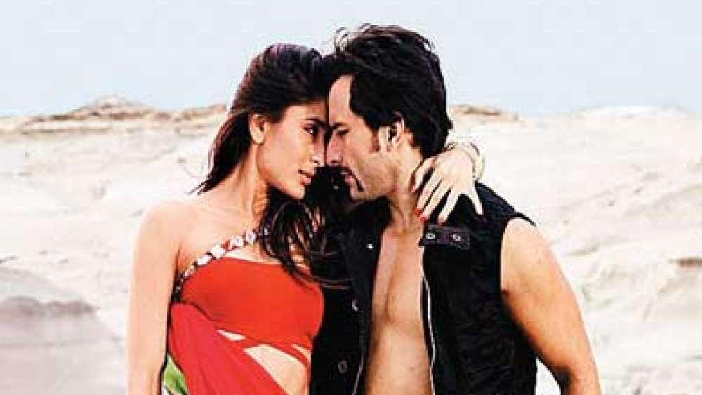 তার পরেই বিচ্ছেদ। আর তার পর থেকেই করিনার সঙ্গে সইফের ঘনিষ্ঠতা নজরে আসতে থাকে অনুরাগীদের।