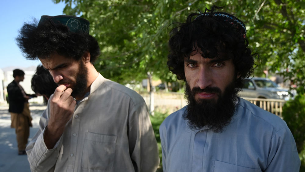 মোল্লা মহম্মদ ইয়াকুব: তালিবানের প্রতিষ্ঠাতা মোল্লা মহম্মদ ওমরের ছেলে তিনি। সংগঠনের যাবতীয় সামরিক কাজকর্ম দেখেন। তাঁর আনুমানিক বয়স ৩০ বছর। বাবার মৃত্যুর পর প্রথমে নাকি তাঁকেই সংগঠনের নেতা ঘোষণা করা হয়েছিল কিন্তু যুদ্ধের ময়দানে অভিজ্ঞতা কম থাকায় তিনি নিজেই এই পদ থেকে সরে এসেছিলেন।