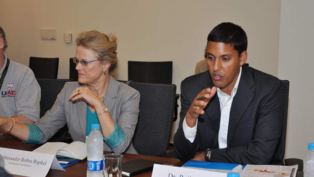 রবিনের বয়স এখন ৭৪ বছর। দু’বার বিয়ে করেছেন তিনি। কোনও বিয়েই স্থায়ী হয়নি। ইংরাজির পাশাপাশি উর্দু এবং ফরাসি ভাষায় সাবলীল তিনি।