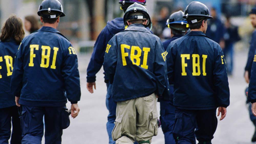 ২০১৩ সালে তাঁর বাড়িতে তল্লাশি চালিয়ে একটি আলমারি থেকে ২০ বছরের পুরনো নথি বাজেয়াপ্ত করেছিল এফবিআই। পরে যদিও তেমন কোনও প্রমাণ দিতে না পারায় তদন্ত বন্ধ করে দিতে বাধ্য হয়েছিল এফবিআই। তবে আমেরিকা তাঁর সমস্ত নিরাপত্তা এবং সুযোগ-সুবিধা বন্ধ করে দিয়েছিল।