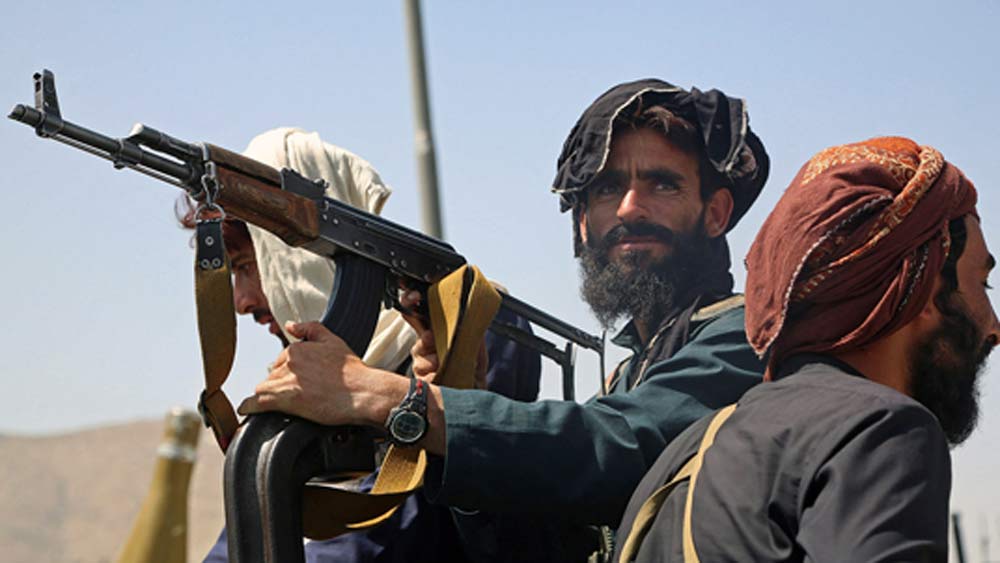 ১৯৯৬ সালে তালিবানের দখলে কাবুল চলে আসার পর তালিব নেতাদের সঙ্গে তাঁর সুসম্পর্কের কথা মাথায় রেখে দুই দেশের মধ্যে কূটনৈতিক সম্পর্ক স্থাপনের জন্য আমেরিকা রবিনের উপর অনেকটাই নির্ভর করেছিল।