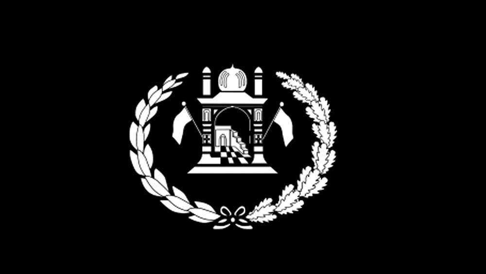 এর পাঁচ বছর পর ১৯২৬ সালে ফের তিনি পতাকার নক্সা বদলে দিলেন। চারপাশের আট চূড়াবিশিষ্ট নক্সা বদলে ফের আগের গোলাকার ফুলের মালা নিয়ে আনলেন। পতাকায় কোনও তরোয়ালের নক্সা ছিল না এ বার।