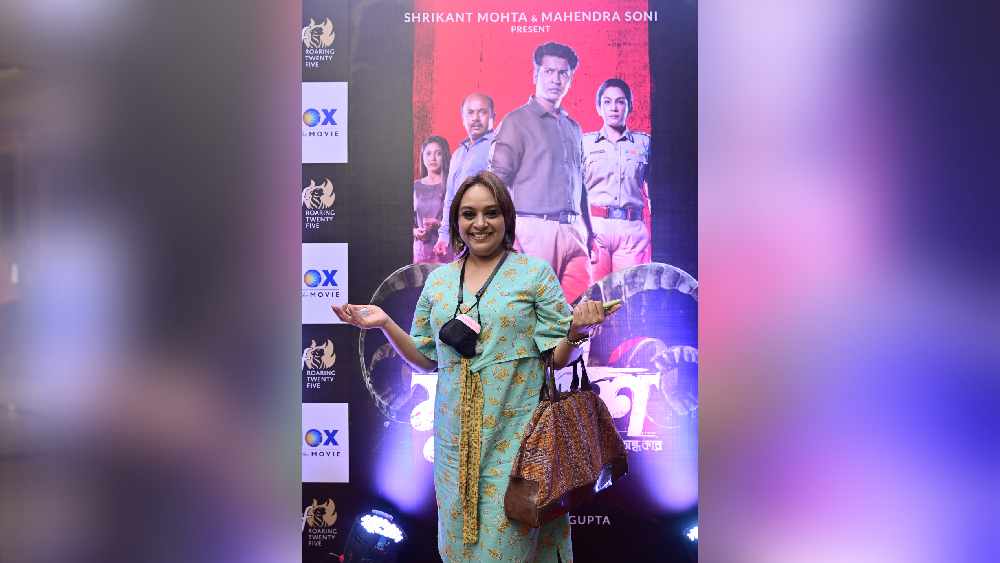 বিদীপ্তা চক্রবর্তী, নামটুকুই যথেষ্ট। মঞ্চ থেকে ছবি হয়ে ছোট পর্দা---- বিদীপ্তা সবেতেই সফল। ‘ড্রকুলা স্যার’, ‘নগরকীর্তন’, ‘চল লেট’স গো’য়ের মতো ছবি তাঁর তুরুপের তাস।