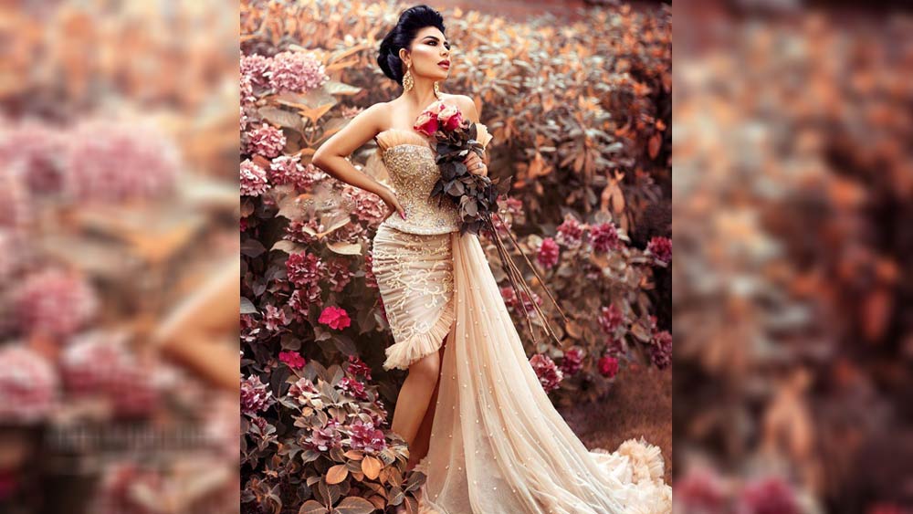 জন্ম আফগানিস্তানের কাবুলে হলেও জীবনের বেশিরভাগ সময় তিনি কখনও সুইৎজারল্যান্ডে কখনও লন্ডনে কাটিয়েছেন। সেই থেকেই পশ্চিমি ভাবধারায় বেড়ে ওঠা। আর লড়াকু মন পেয়েছেন মায়ের থেকে। তাঁর রক্তে মিশে রয়েছে তাজিক গোষ্ঠীর স্পর্ধা!