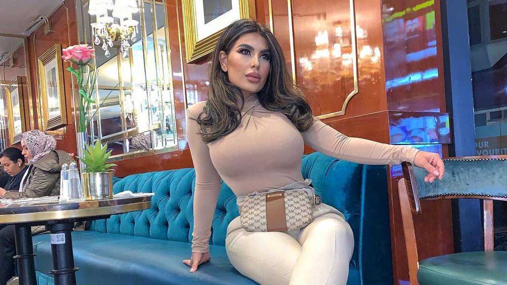 আরিয়ানার মা ছিলের তাজিব জনগোষ্ঠীর মানুষ। দশকের পর দশক ধরে এই তাজিকরাই তালিবদের বিরুদ্ধে জোরদার প্রতিরোধ গড়ে তুলে আসছে। এই প্রতিবেদন লেখা পর্যন্তও হিন্দুকুশ পর্বতের নীচে পঞ্জশির উপত্যকায় বসবাসকারী তাজিকদের মাথা নত করতে পারেনি তালিবান।