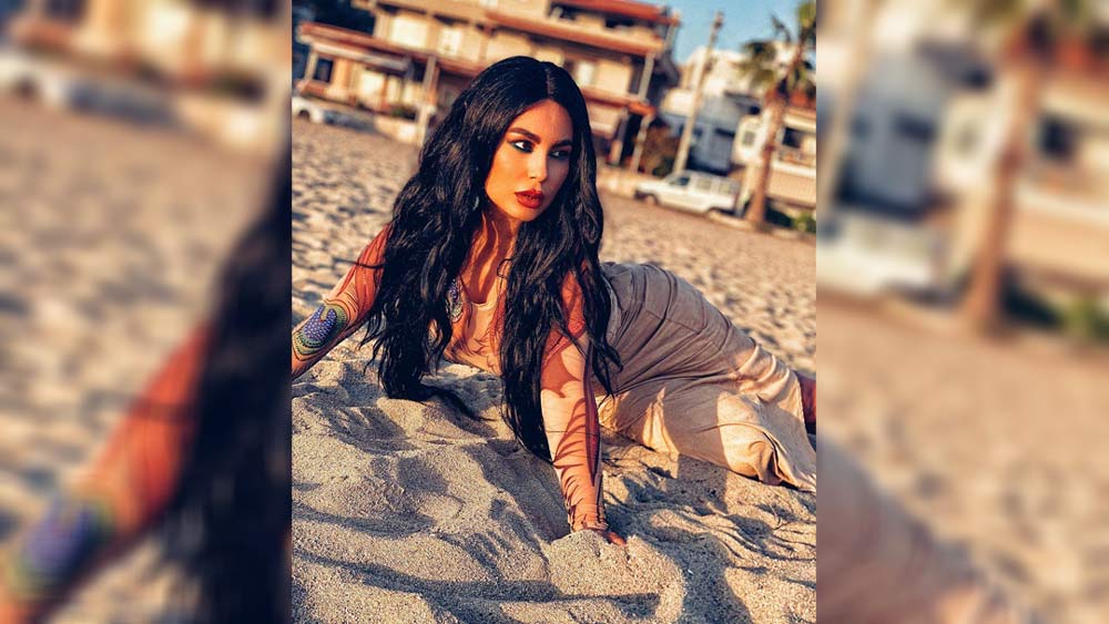 তাঁর অনুপ্রেরণায় অনেক মহিলাই এগিয়ে আসার সাহস দেখিয়েছিলেন। যেমন আফগান মহিলা ফুটবল জাতীয় দলের খেলোয়াড় নাদিয়া নাদিম। সম্পর্কে তাঁরই ভাইঝি নাদিয়া। ২০১৮ সালে নিজের ম্যানেজার হাসিব সঈদকে বিয়ে করেন আরিয়ানা। আপাতত স্বামীর সঙ্গেই দেশ ছেড়েছেন তিনি।