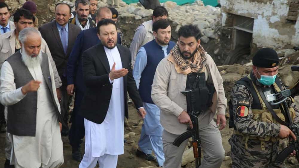 তবে বহির্বিশ্বে বিনিয়োগের ঘোর বিরোধী ফহিম। তিনি বলেন, ‘‘আমরা সমস্ত বিনিয়োগ দেশের অন্দরেই করেছি। তার জন্য গর্বিত আমরা। অনেকে দেশ থেকে টাকা নিয়ে গিয়ে বিদেশে বিনিয়োগ করেছেন। এটাকে আমি সমর্থন করি না।’’