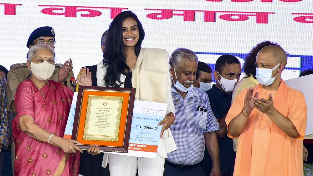 সিন্ধুকে সংবর্ধনা উত্তরপ্রদেশ সরকারের