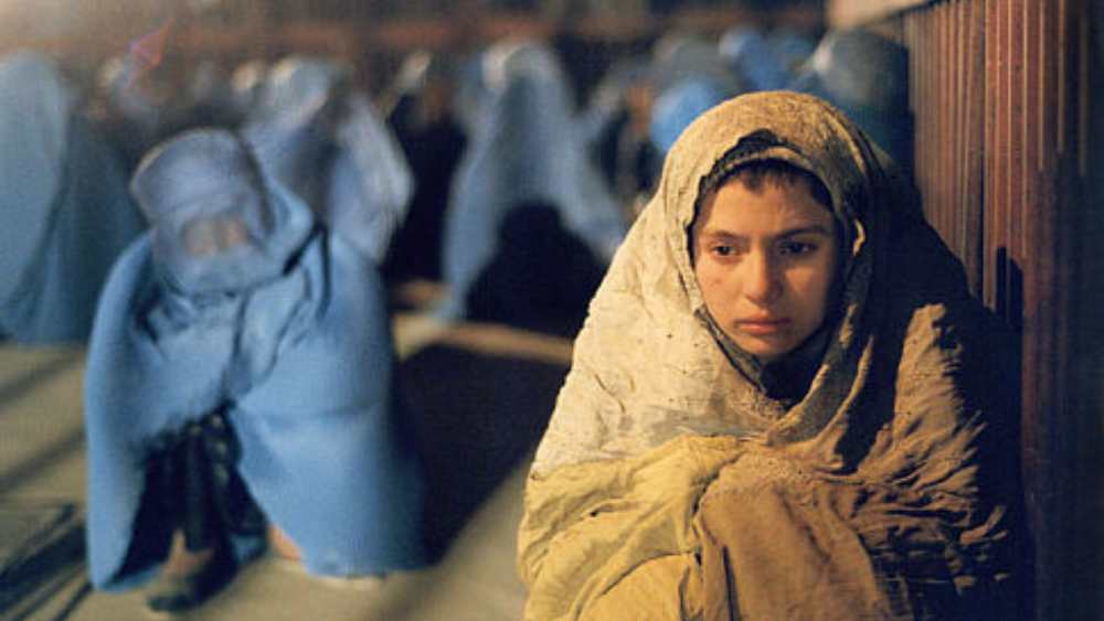 ১৯৯৬ সালের পর থেকে সে দেশে ছবি শ্যুট করায় নিষেধা়জ্ঞা ছিল। ২০০৩ সালে তৈরি ‘ওসামা’-ই প্রথম ছবি, যার সমস্ত দৃশ্য আফগানিস্তানে শ্যুট হয়। ছবির মুখ্য চরিত্র ওসামা এক আফগান কিশোরী। কিন্তু তালিবানি শাসকদের হাত থেকে বাঁচার জন্য পুরুষের ছদ্মবেশে দিনযাপন করত সে। শরিয়তি আইনের কঠোর নিয়মশৃঙ্খলার মাঝে মহিলাদের অবস্থান কেমন ছিল, তা-ই দেখানো হয় ছবিটিতে। সেই বছরই ‘গোল্ডেন গ্লোব’ পুরস্কার পেয়েছিল পরিচালক সিদ্দিক বরমাক পরিচালিত ‘ওসামা’।