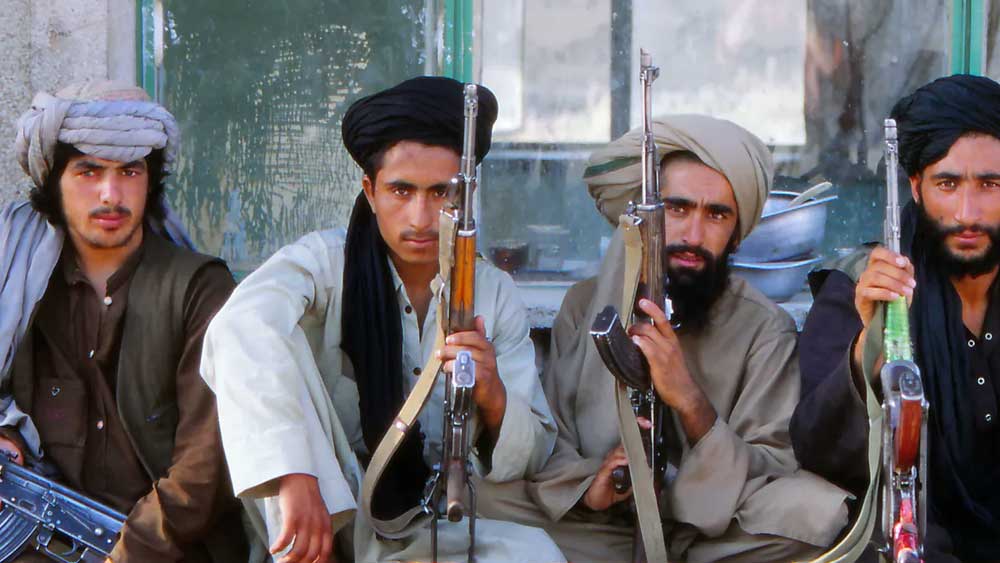 কিন্তু তা সত্ত্বেও প্রশ্ন জাগছে, আফগানিস্তানে তালিবান শাসনের আসন্ন দ্বিতীয় অধ্যায় কি সত্যিই আগের চেয়ে আলাদা হবে? সে ক্ষেত্রে কি চলচ্চিত্র শিল্পও বেঁচে থাকবে? নাকি সবটাই মিথ্যে কল্পনা?