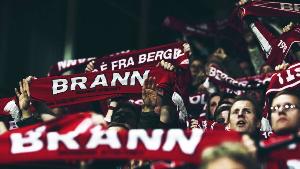 তীব্র নিন্দা করেছেন সমর্থকরা।