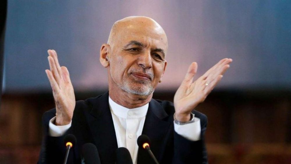 আশরফ ২০১৪ সালে আফগানিস্তানে প্রেসিডেন্ট হন। ওই একই বছরে হাসমতও প্রেসিডেন্ট পদের দাবিদার ছিলেন। শিক্ষিত, সুবক্তা, প্রভাবশালী এবং আর্থিক দিক দিয়ে ক্ষমতাবান হাসমত যে প্রেসিডেন্ট হিসেবে যোগ্য, তা নিয়ে দ্বিমত ছিল না কারও। কিন্তু লড়াইয়ের আগেই ময়দান থেকে সরিয়ে দেওয়া হয়েছিল হাসমতকে।