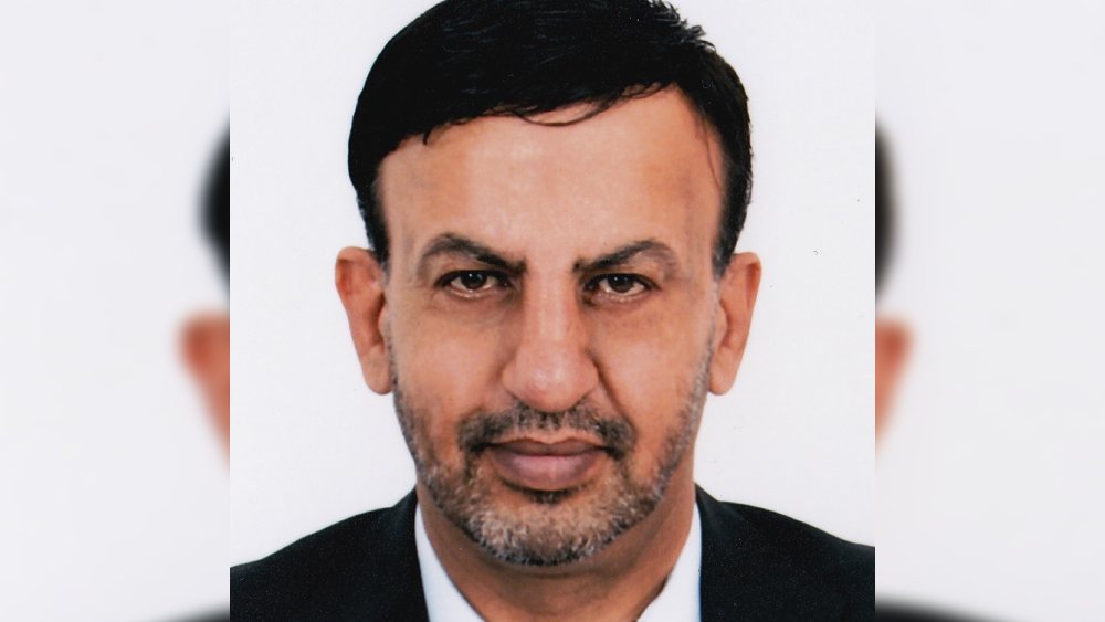 হাসমত ঘোরাফেরা করেন বুলেটপ্রুফ লিমুজিন গাড়িতে। থাকেন সাড়ে ২৩ হাজার বর্গফুটের প্রাসাদে। প্রায় সাত বছর পর একটি টুইটের সুবাদেই খবরে এলেন হাসমত। টুইটটি করেছিলেন তিনিই। ২১ অগস্ট বিকেল সোয়া ৫টা নাগাদ।