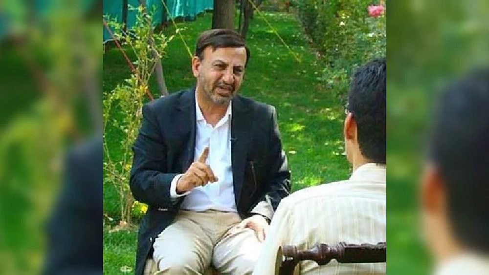 আফগানিস্তানের শিক্ষিত, মার্জিত সমাজের উপরতলার শক্তপোক্ত প্রতিনিধি হাসমত। তাঁর শিক্ষাদীক্ষা বেশির ভাগই বিদেশে। ফ্রান্স, আমেরিকা, আরব আমিরশাহি থেকে পড়াশোনা করেছেন। পাঁচটি ভাষায় দখল রয়েছে। আন্তর্জাতিক বাণিজ্য এবং বিপণন বিষয়ে এমবিএ ডিগ্রিও আছে তাঁর।