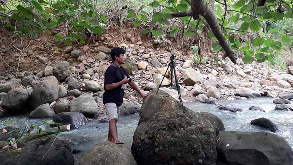 তা বলে হাল ছাড়ে না কাসেগেরান। ইউটিউবের হাত ধরেই মানচিত্রে নিজের জায়াগটুকু করে তোলার আপ্রাণ চেষ্টা চালিয়ে যাচ্ছে জাভার এই প্রত্যন্ত গ্রাম।