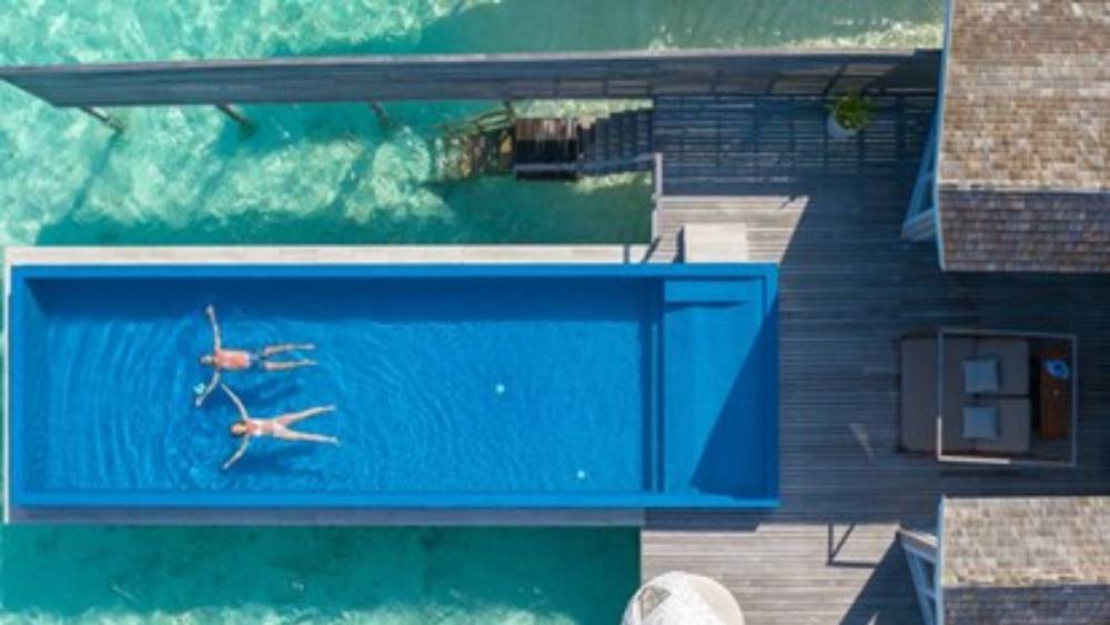 এমনই জায়গাতে রয়েছেন শ্রাবন্তী এবং তাঁর প্রেমিক