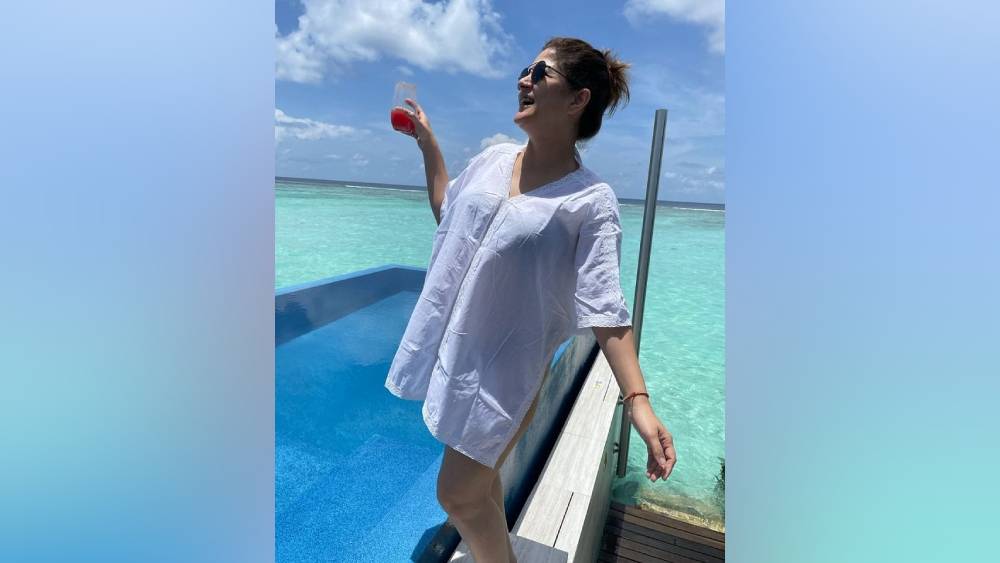 শ্রাবন্তীর ইনস্টাগ্রাম পোস্ট দেখে মনে হতে পারে প্রেমিককে ছেড়েই ঘুরতে গিয়েছেন তিনি। কিন্তু টলিপাড়ার গুঞ্জন, অভিরূপের সঙ্গেই রয়েছেন শ্রাবন্তী। 