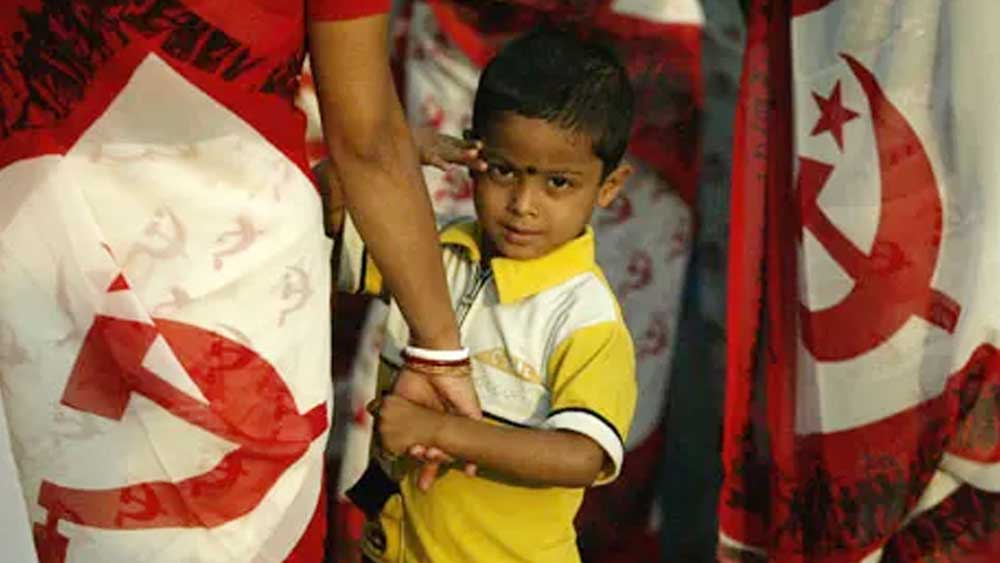 রাজনৈতিক নেতা-নেত্রীদের পরিবারকে অভ্যাস করতে হবে নিজস্ব অর্জনে মন দেওয়ার, নাম না ভাঙানোর।