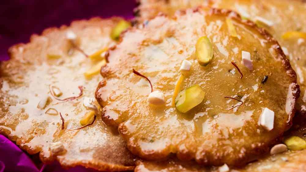 অনুযায়ী তালের মালপোয়া শ্রীকৃষ্ণের অত্যন্ত প্রিয় খাবার। 