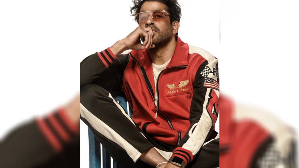 রজত যখন দ্বিতীয় ইনিংস নিয়ে আত্মবিশ্বাসী হয়ে উঠেছিলেন, ঠিক তখনই একদিন তাঁকে সলমন ডেকে পাঠান। তাঁর অভিনয় নিয়ে ভূয়সী প্রশংসাও করেন। সবশেষে রজতকে জানিয়ে দেন, ‘রাধে’ ছবি তাঁর মতো অভিনেতার জন্য নয়। তাঁর জন্য আরও বড়মাপের কোনও চরিত্রের প্রয়োজন।